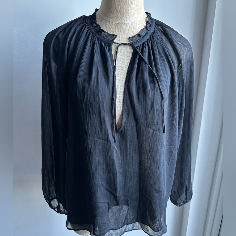 Aritzia Little Moon Daytrip Blouse in Black Size Medium